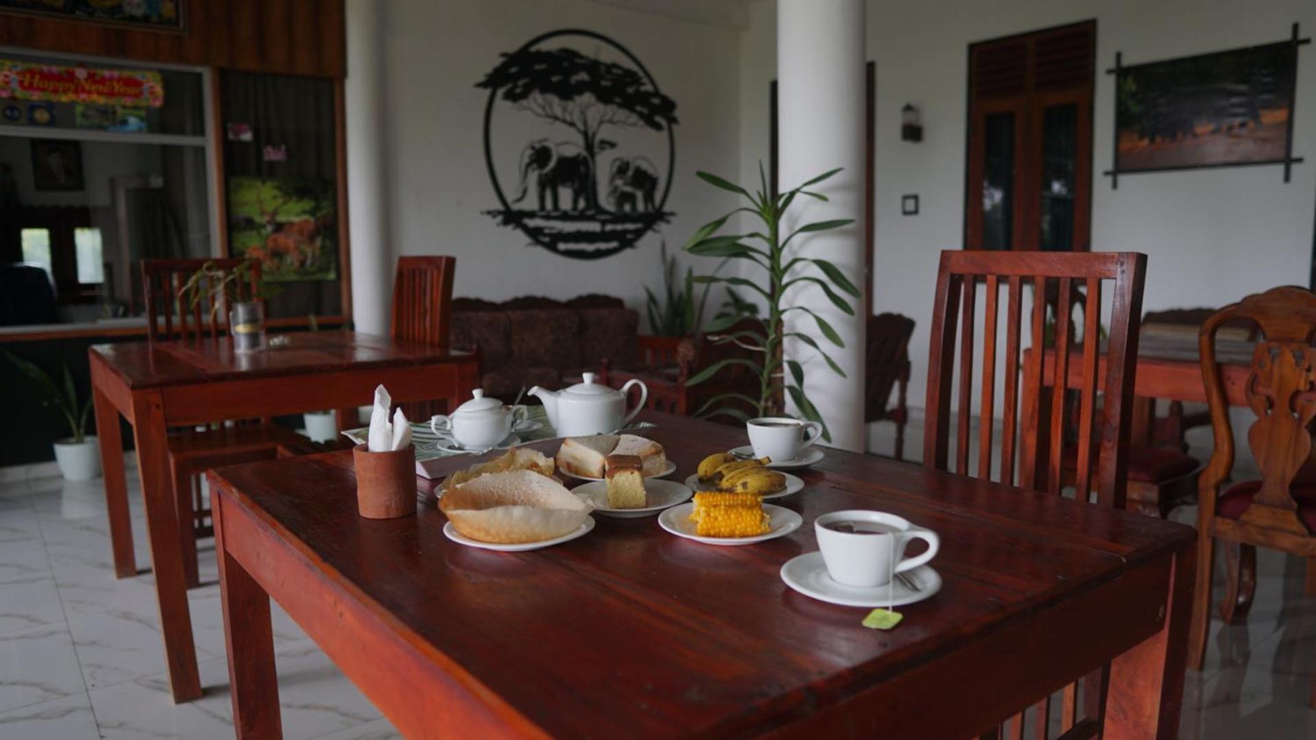 Hotel Tissamaharama Exterior photo