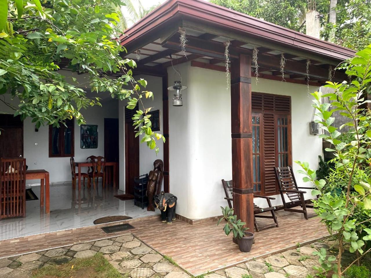 Hotel Tissamaharama Exterior photo